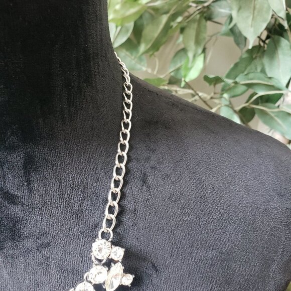 Women's Clear Rhinestone Choker Collar Silver Tone Statement Necklace - Picture 3 of 8
